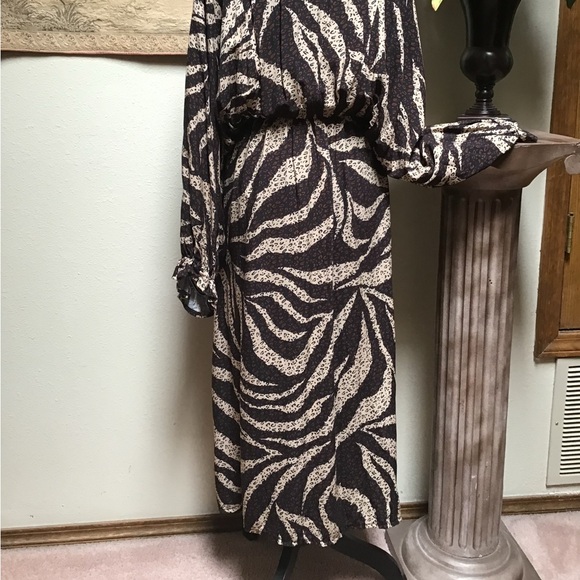 Gee Loretta Leopard Print Dress - Picture 4 of 12